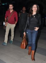 Kareena Kapoor, Imran Khan return from Delhi after Gori Tere Pyaar Mein promotion in Mumbai on 13th Nov 2013